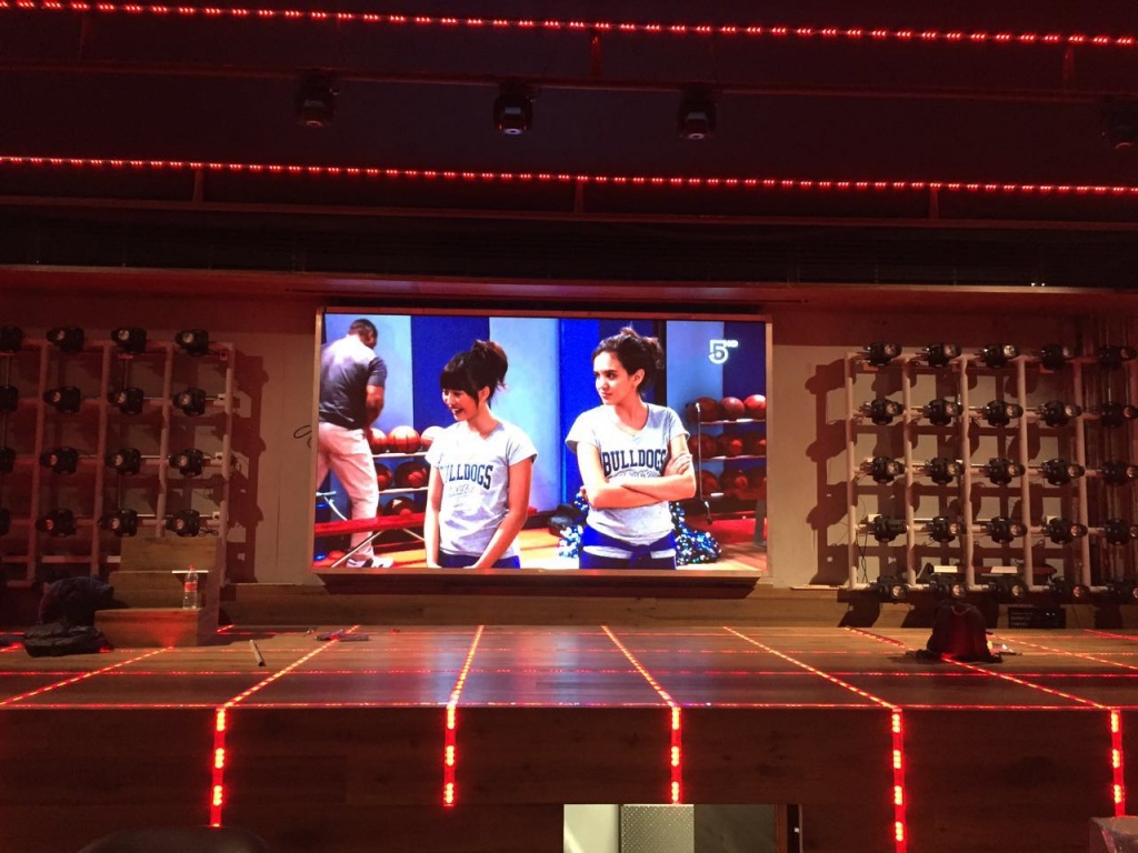 Upanel1.5 в телестудии Mexcio TV Station 2016.jpg Upanel1.5 в телестудии Mexcio TV Station 2016.jpg